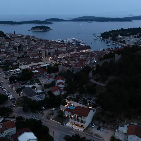 Kogo * Hvar Town