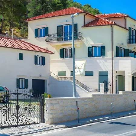 Kogo Hvar Town
